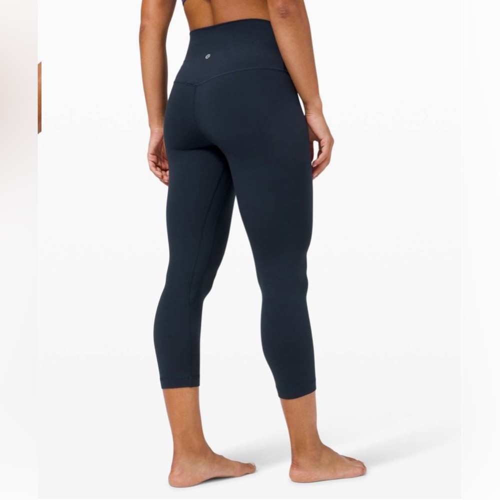 Lululemon Align Crop *21"
True Navy size 12
